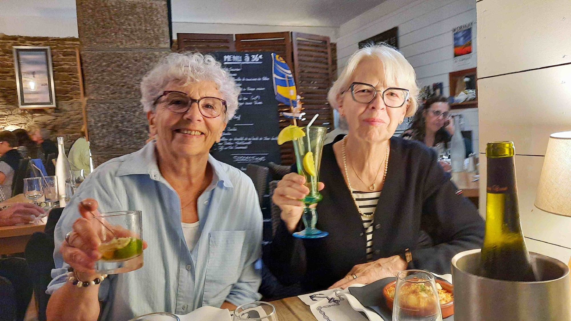 Z2310-09 Le Conquet 99 Mimi Perrin et Anne-marie Foucher