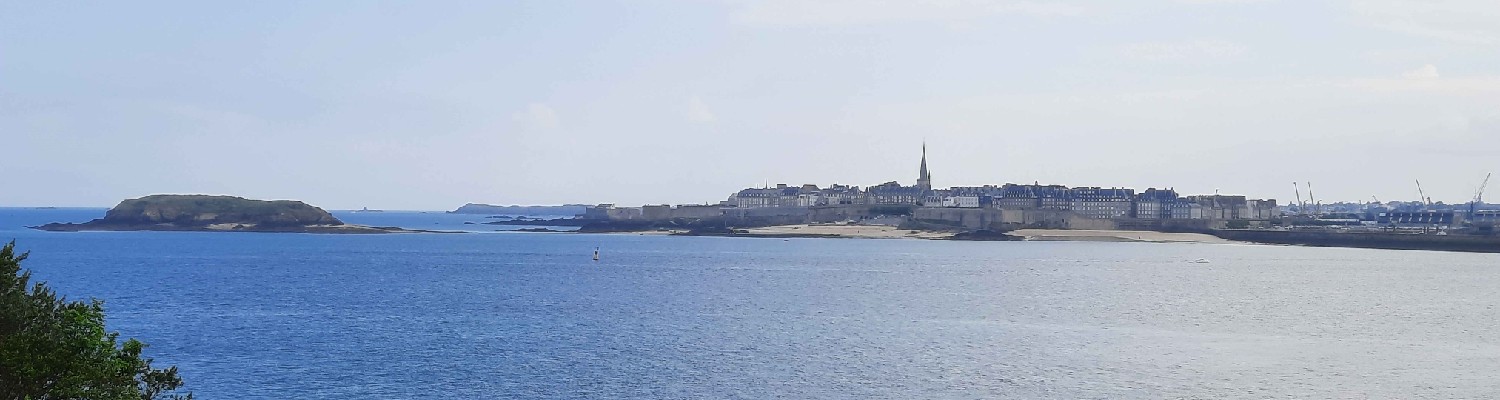 Z2405-23 GDGW Dinard 12 St Malo panoramique