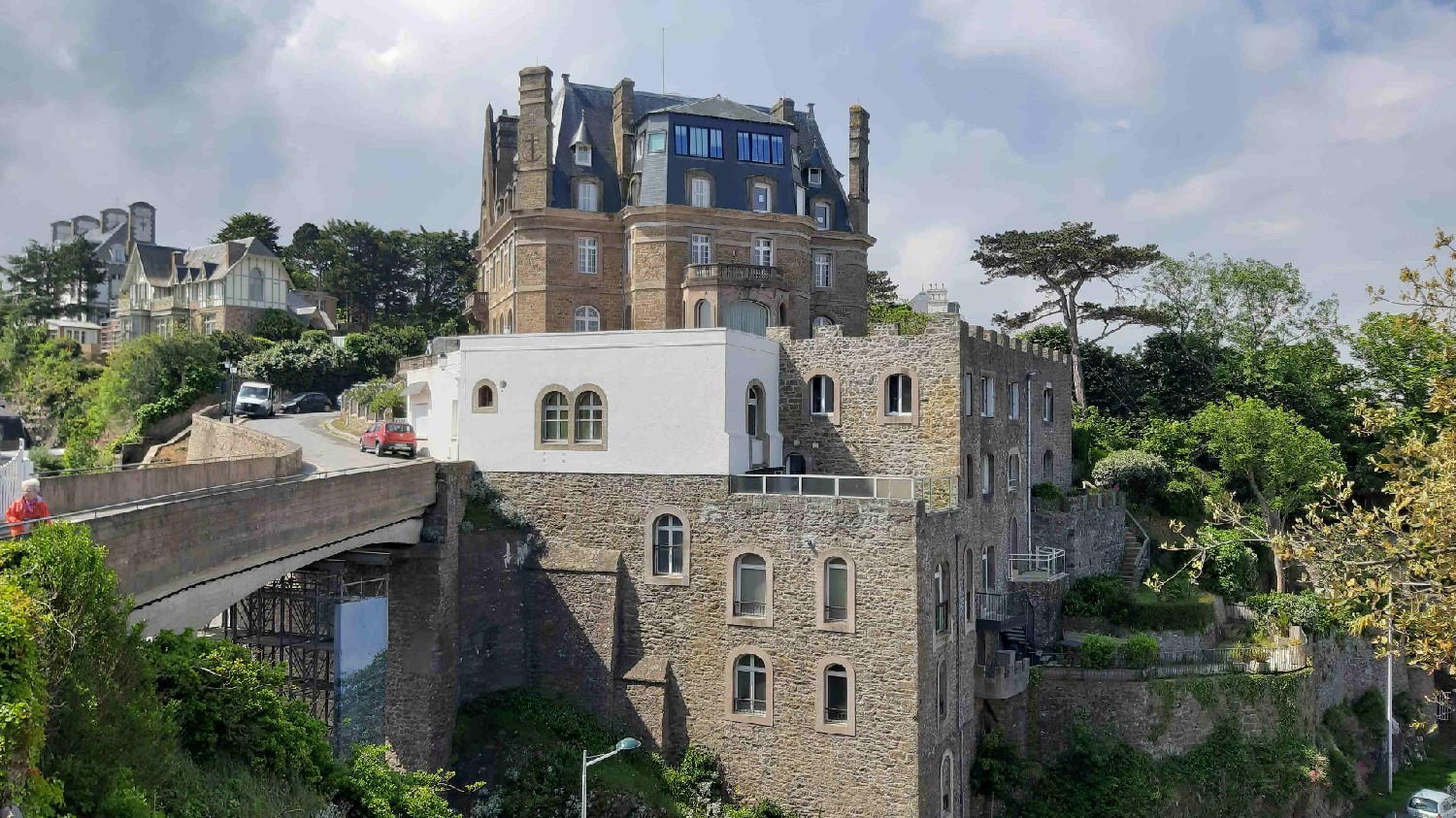 Z2405-23 GDGW Dinard 21 Chateau