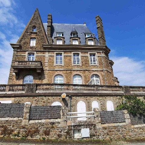 Z2405-23 GDGW Dinard 22 Chateau