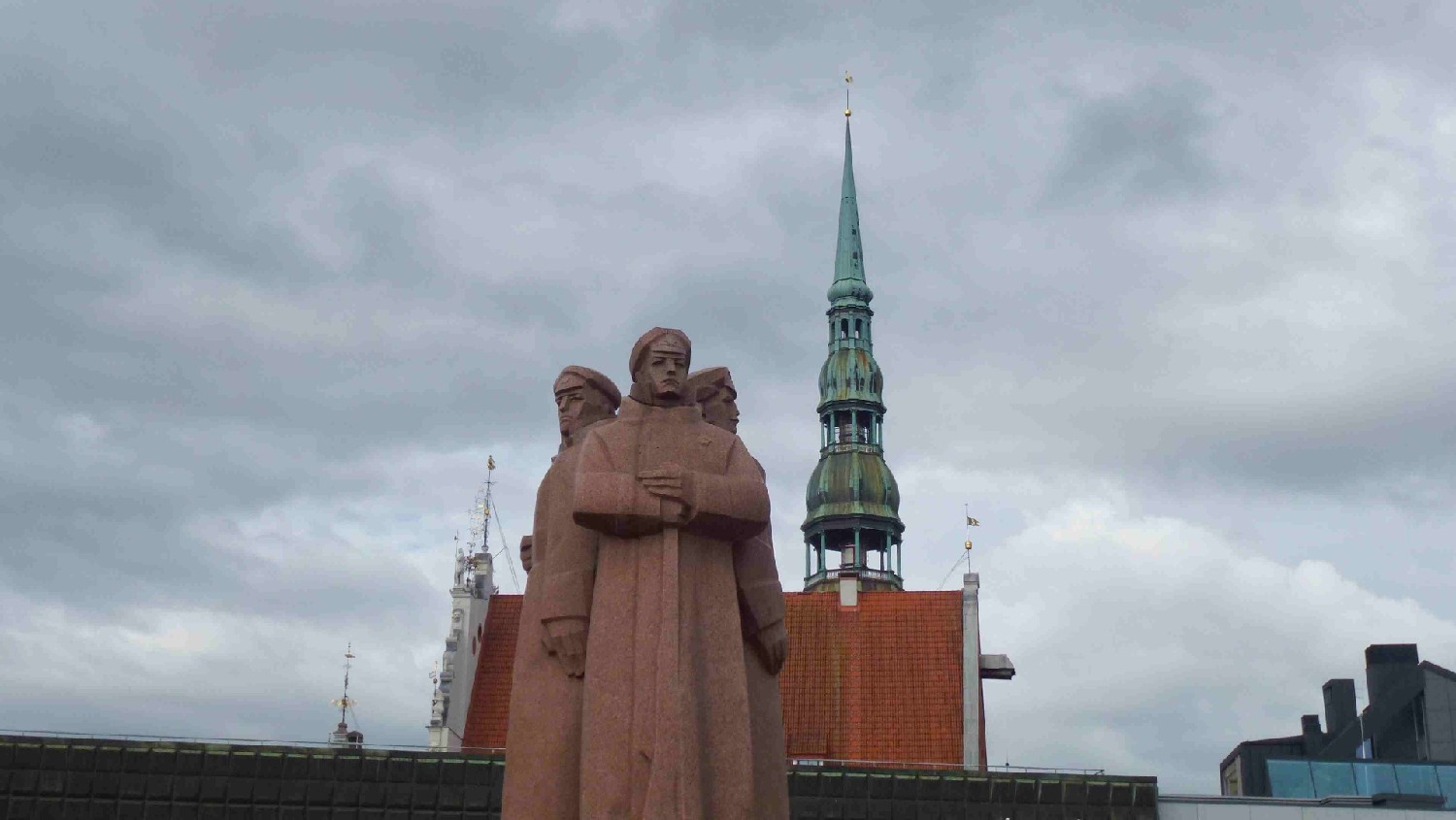 Z2406-12 J1 046 Riga Monument stalinien dédié aux tirailleurs