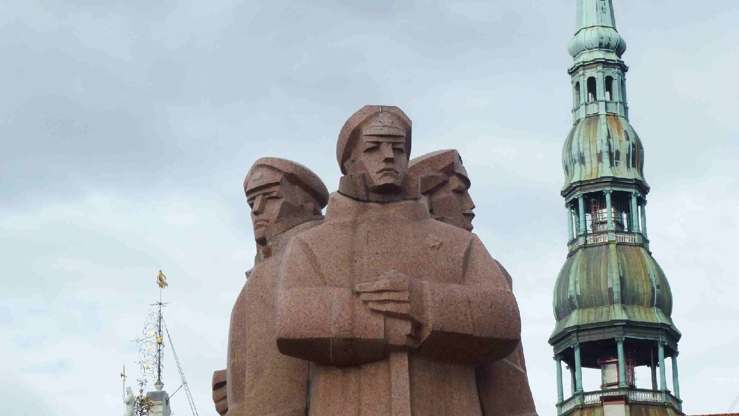 Z2406-12 J1 046a Riga Monument stalinien dédié aux tirailleurs