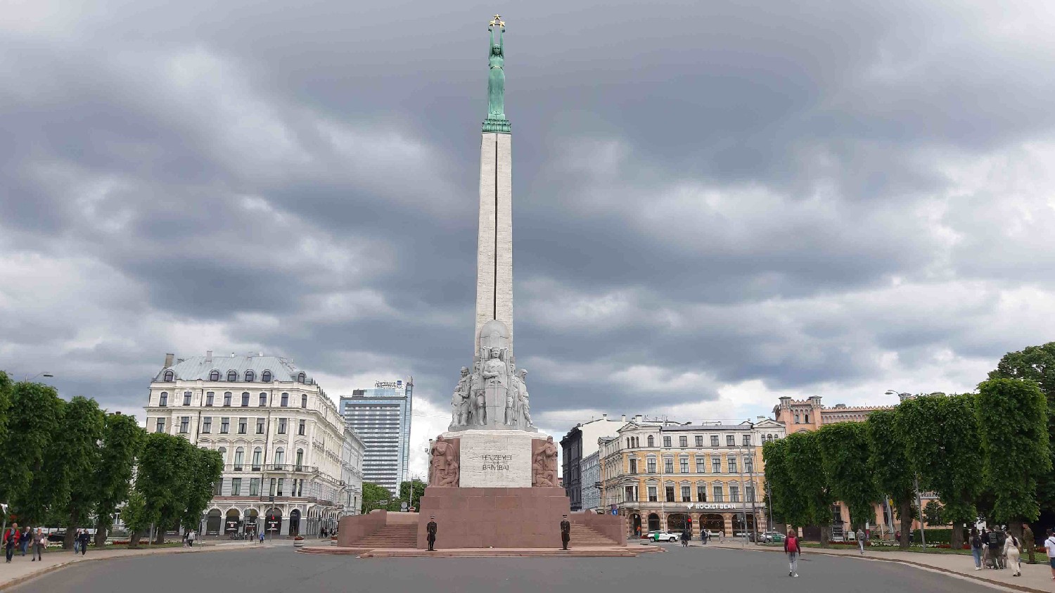 Z2406-13 J2 076 Riga Le Monument de la Liberté