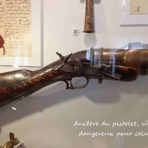 Z2406-13 J2 065 Riga au Musée d’Histoire - Pistolet de remparts peut-être