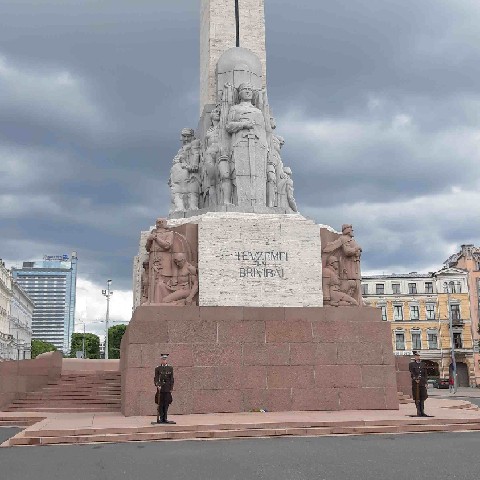 Z2406-13 J2 076a Riga Le Monument de la Liberté