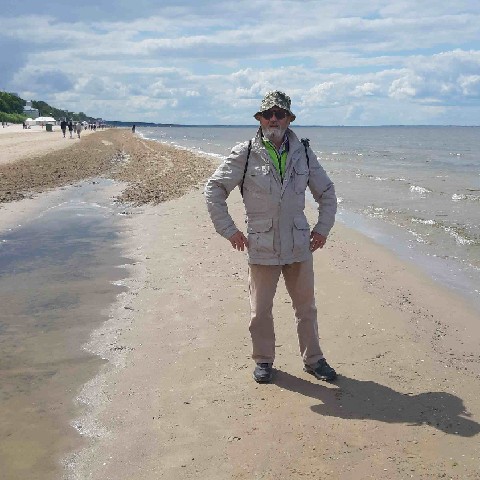 Z2406-14 J3 145c Jurmala Sur la plage - Poses Bernard Perrin