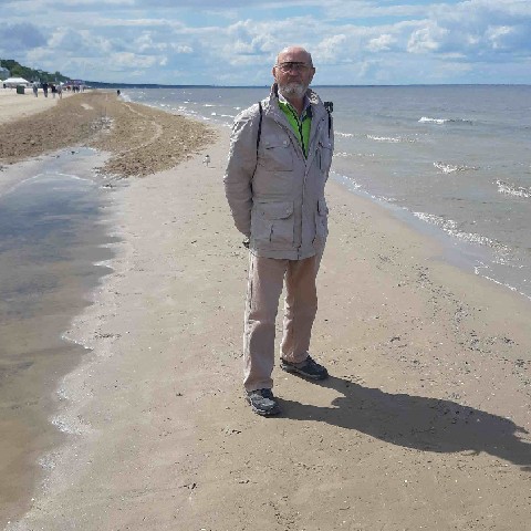 Z2406-14 J3 145g Jurmala Sur la plage - Poses Bernard Perrin