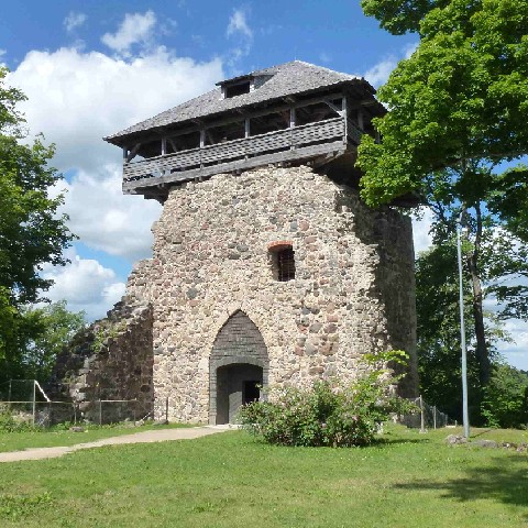 Z2406-15 J4 192 Sigulda - Tour bien rafistole du chteau