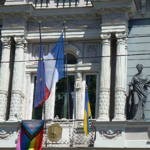 Z2406-16 J5 313 Riga - et un petit passage devant l'Ambassade de France