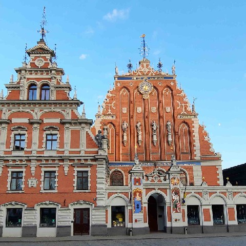 Z2406-16 J5 350 Riga - Balade du soir - Maison des Têtes noires