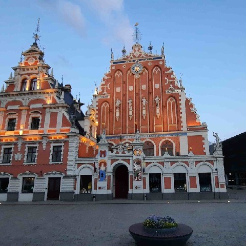 Z2406-16 J5 365 Riga - Balade du soir de Mimi - La ville est déjà endormie - À nous