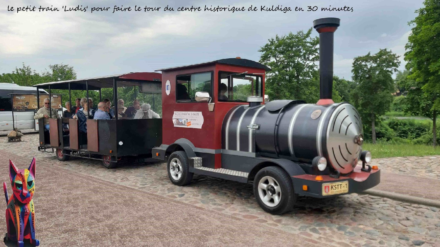 Z2406-17 J6 378 Kuldiga - le petit train 'Ludis' pour faire le tour du centre ville en 30 mn