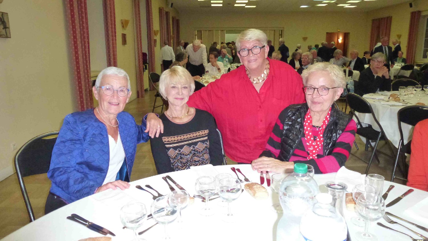 Z2410-03 GDG 119 Bordeaux - Dner Tradi -  Josette B, Marie-Claire Colleville, Martine Cavalier et Dany Liovat