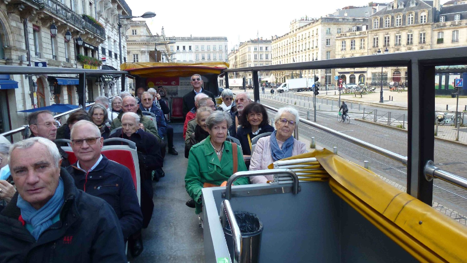 Z2410-03 GDG 17 Bordeaux - Dans le bus touristique