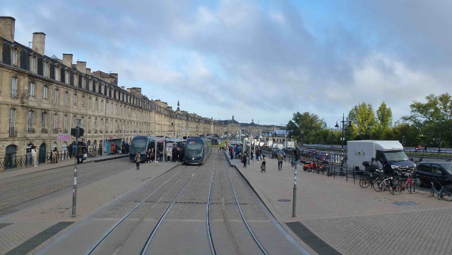 Z2410-03 GDG 24 Bordeaux - Les Quais de la Garonne