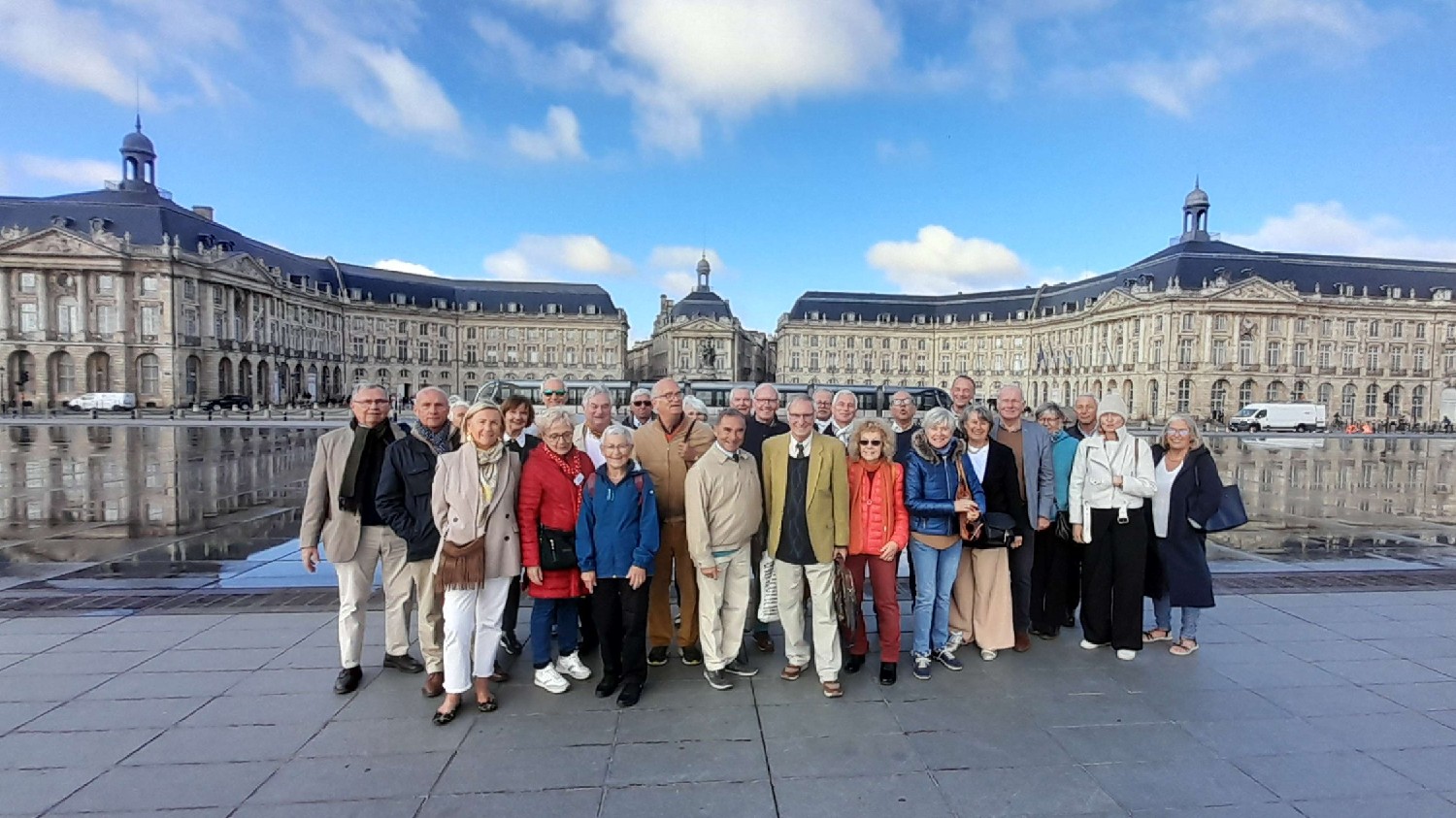 Z2410-03 GDG 29 Bordeaux - Les Marcheurs au Miroir d'eau