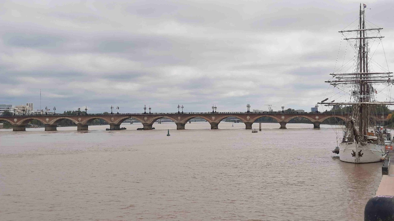 Z2410-03 GDG 67 Bordeaux Pont de Pierre