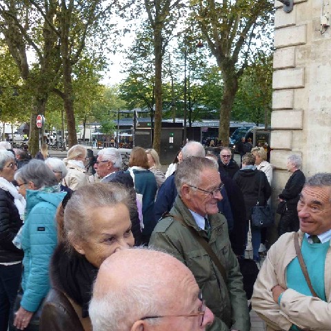 Z2410-03 GDG 09 Regroupement pour la visite de Bordeaux